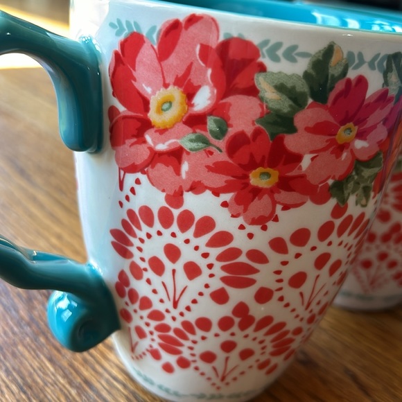 Set of 2 Pioneer Woman mugs - Picture 7 of 7